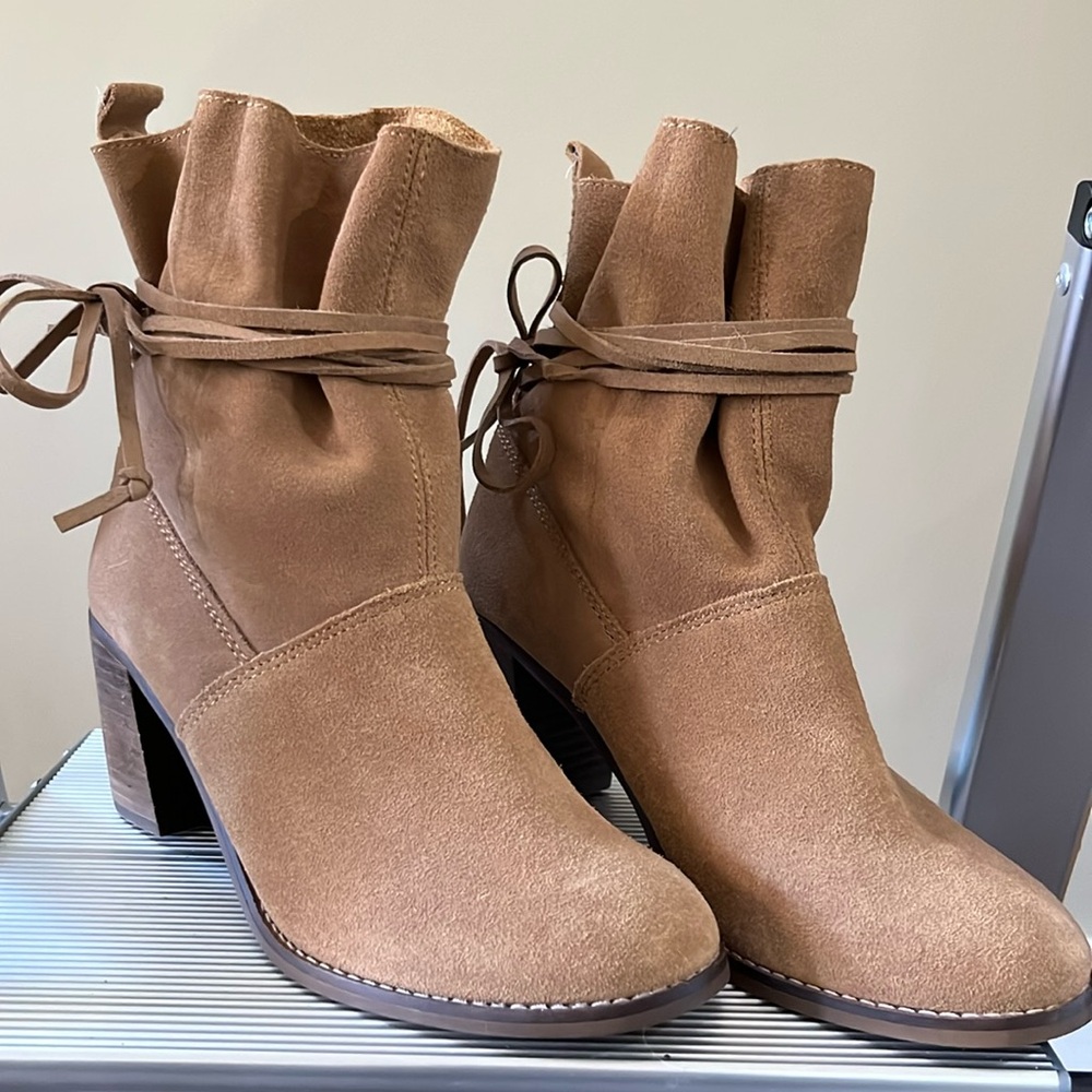 TOMS ankle tie suede booties size 7.5